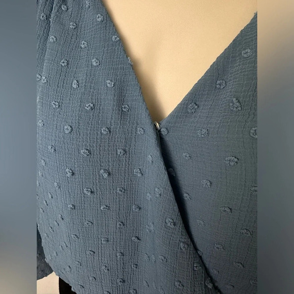 NWT Women’s long sleeve dot texture blue Bodysuit size M #1368 - Picture 3 of 8